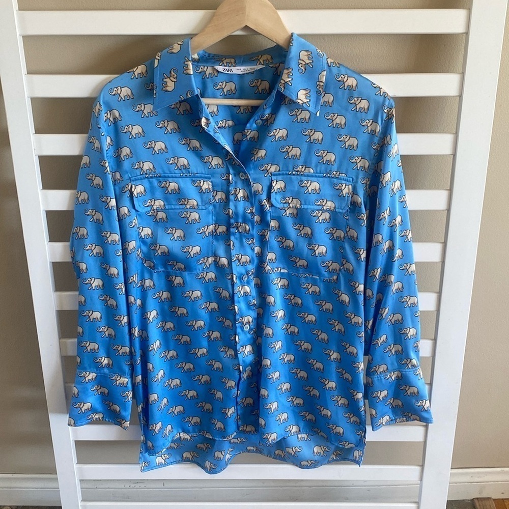 ZARA Baby Blue Elephant Print Button Down Long Sleeve Blouse Size Small - Picture 2 of 13